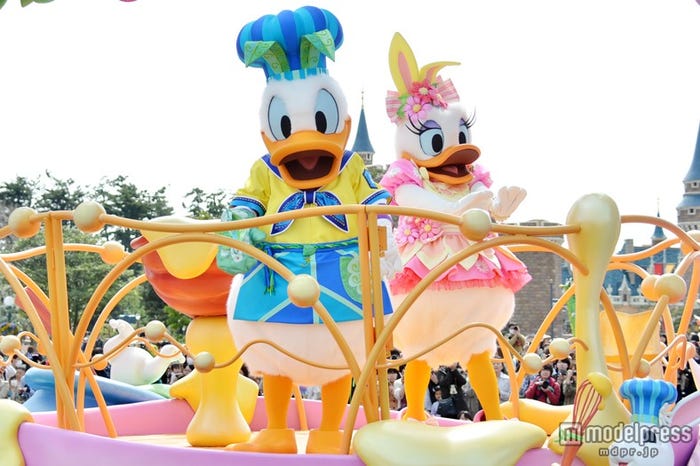 パレード「ヒッピティ・ホッピティ・スプリングタイム」/ドナルド、デイジー