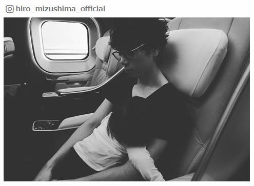 水嶋ヒロ“お昼寝”パパ姿に反響「理想過ぎ」「すごく素敵」