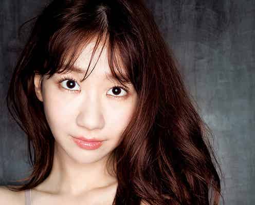 AKB48柏木由紀、ふんわりバスト輝くランジェリー姿披露 卒業前「ヤンジャン」ラストグラビア