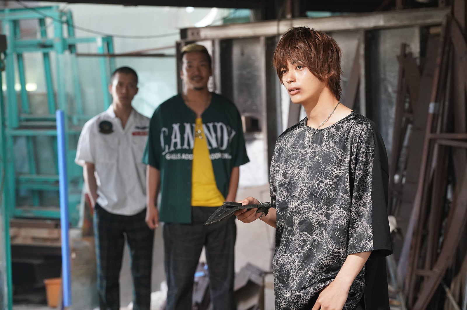 （右）神尾楓珠／「ナンバMG5」第4話より（C）フジテレビ