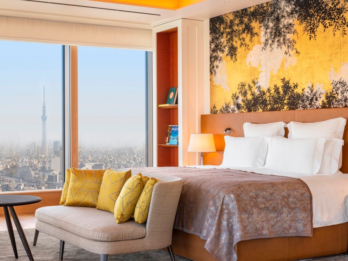 ソファの低さにも粋な思いが込められている