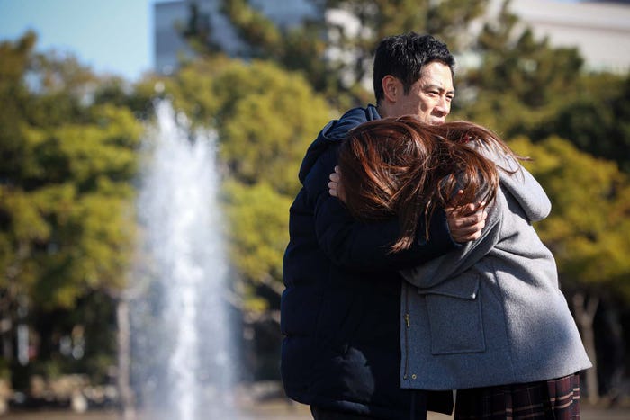 伊藤淳史、浅川梨奈「離婚しない男―サレ夫と悪嫁の騙し愛―」第7話より(C)テレビ朝日