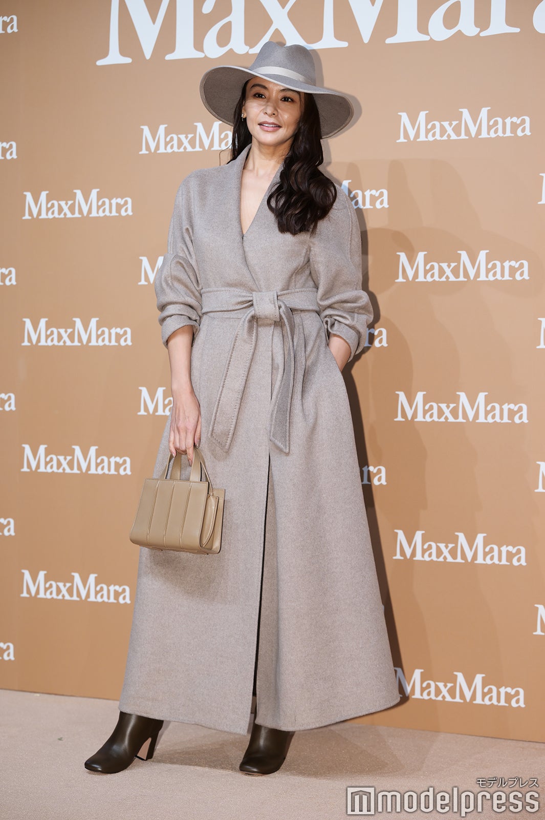 画像21/38) 本田翼「特別感が溢れていて」美脚コーデに身を包む