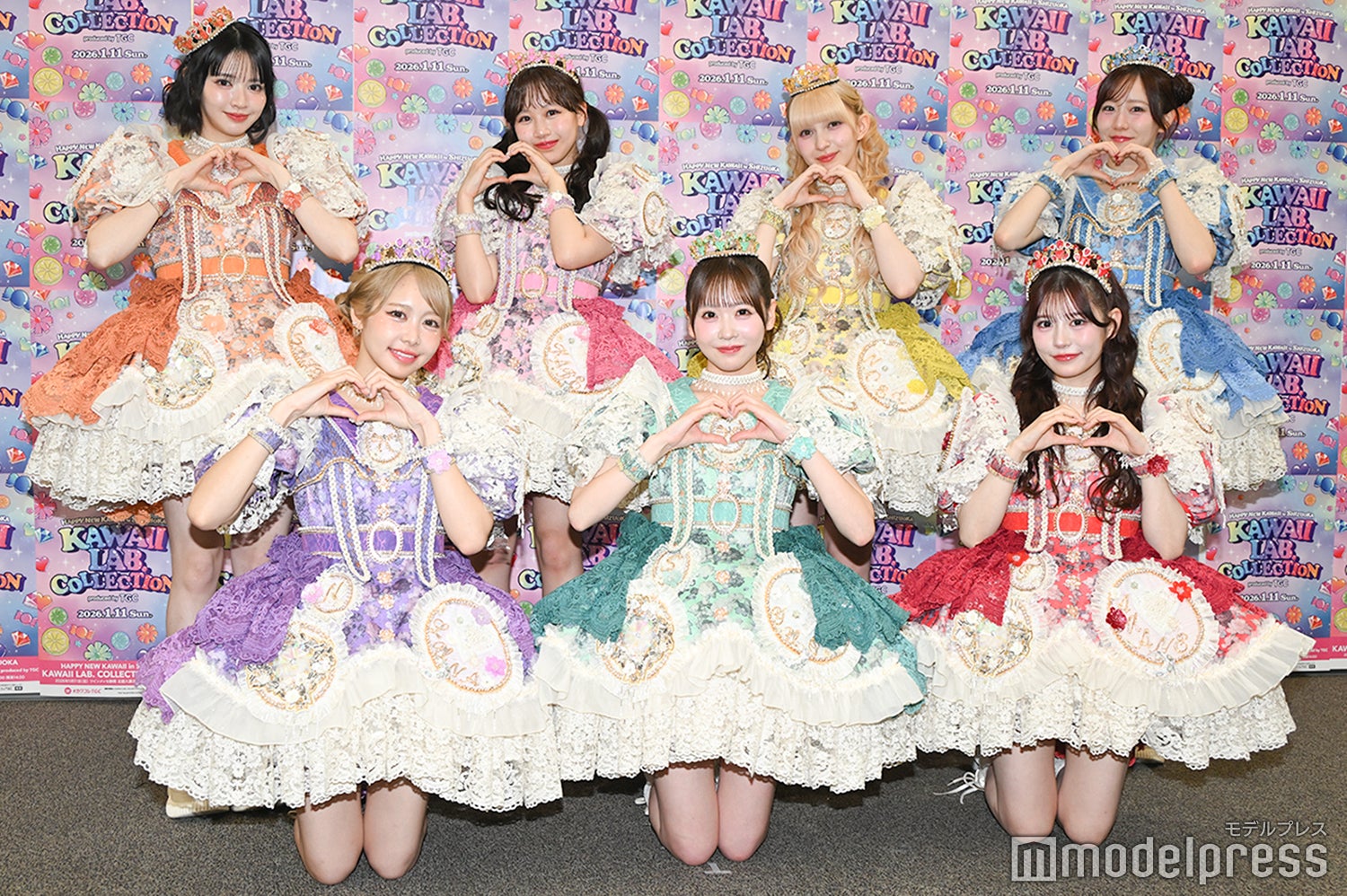 FRUITS ZIPPER／（後列左から）鎮西寿々歌、松本かれん、早瀬ノエル、真中まな（前列左から）仲川瑠夏、櫻井優衣、月足天音（C）モデルプレス