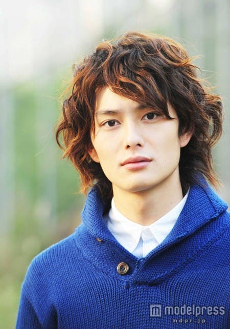 阿部真央の新曲「boyfriend」のミュージックビデオに出演した岡田将生