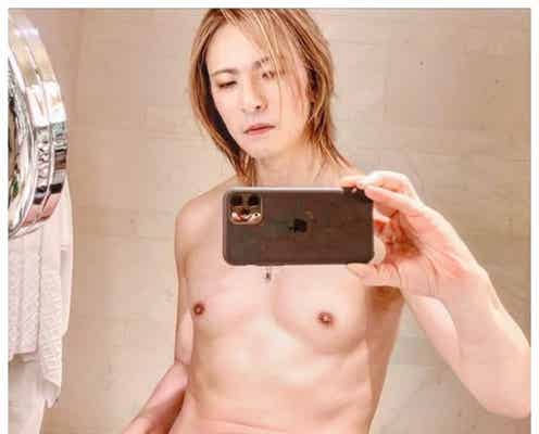 X JAPAN・YOSHIKI、素顔で肉体美披露 術後4年経過を報告「みんなのサポートのおかげ」