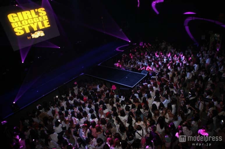 「GIRL'S BLOGGER STYLE 2011A／W」