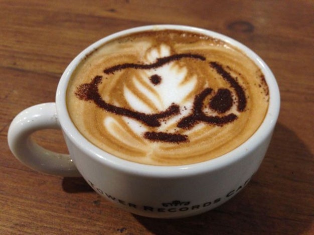 スヌーピーラテ600円（税込）（C）2016 Peanuts Worldwide LLC www.snoopy.co.jp