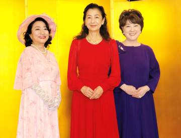 高橋惠子「大きな大輪の花が天国に行かれた」水谷八重子さんしのぶ 舞台「三婆」で同じ役演じる