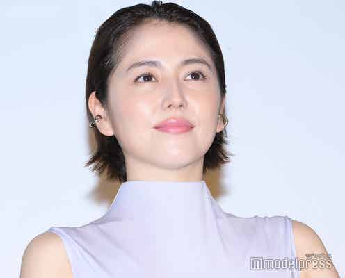 長澤まさみ、抜群スタイル際立つドレス姿 坂口健太郎から頼もしさ称賛される<パレード>