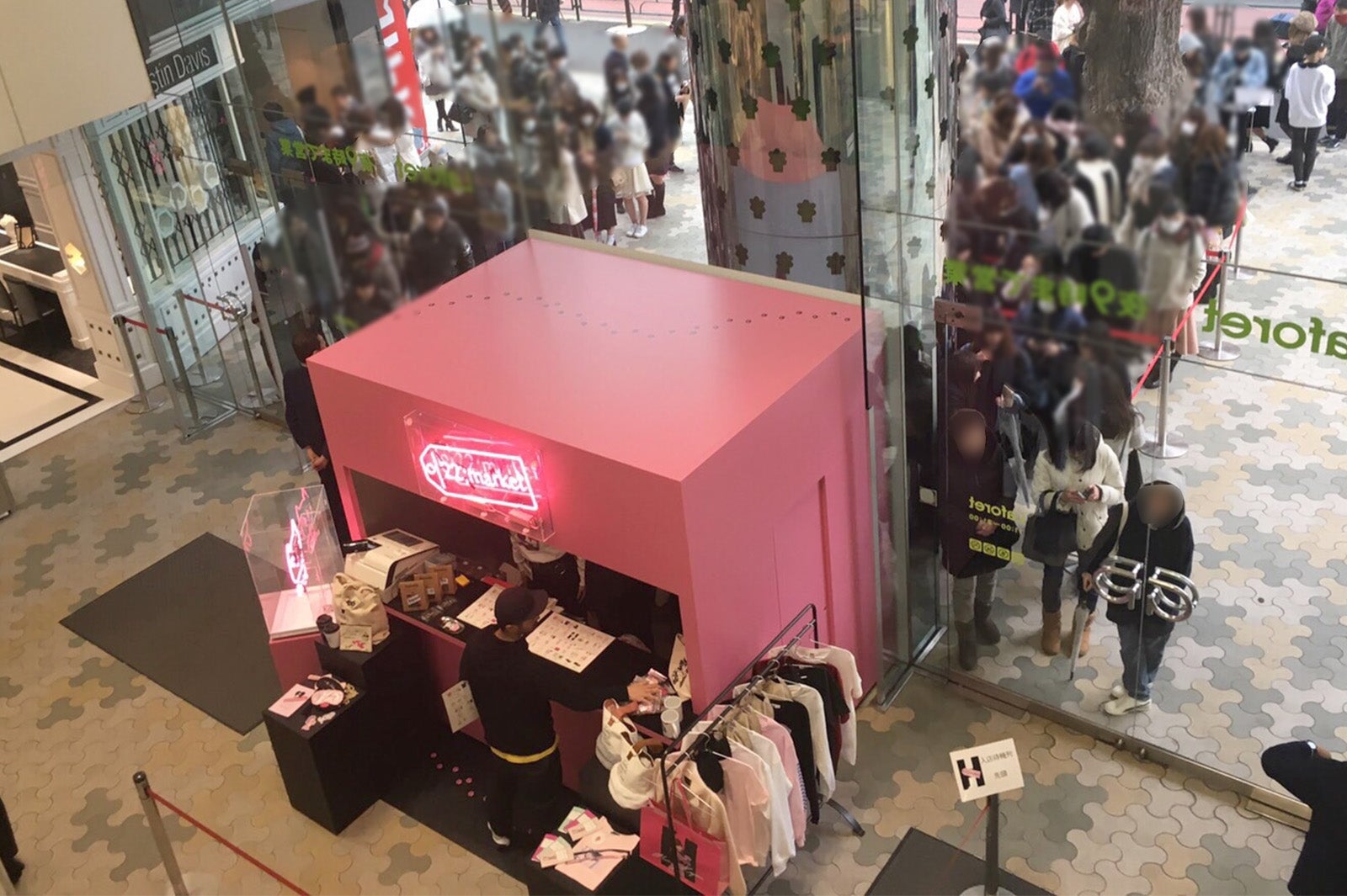 オープン前のショップの様子（提供写真）