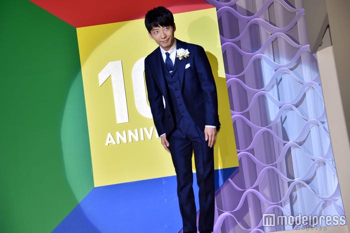 星野源、登場(C)モデルプレス
