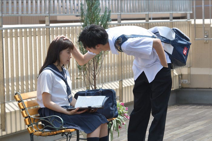 土屋太鳳、清水尋也/「チア☆ダン」第6話より(C)TBS