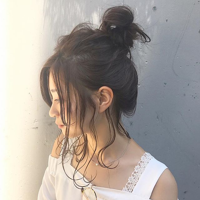 お団子ヘアに合う前髪アレンジ14選 前髪まで気を抜かない大人の垢抜けスタイル モデルプレス お団子ヘアに合う前髪アレンジ14選 前髪まで気を抜かない大人の垢抜けスタイル モデルプレス