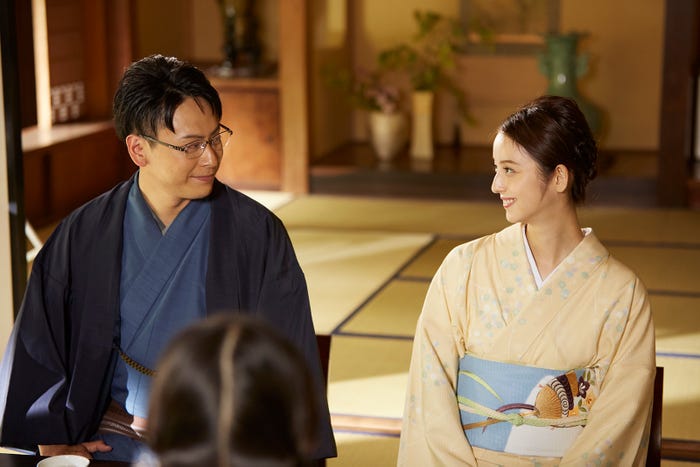 (左から)山下健二郎、佐々木希 (提供写真)