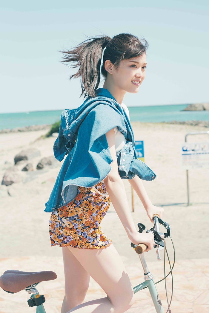 松村沙友理写真集 秋元康による帯コメント公開 裏表紙4種も解禁 モデルプレス 松村沙友理写真集 秋元康による帯コメント公開 裏表紙4種も解禁 モデルプレス