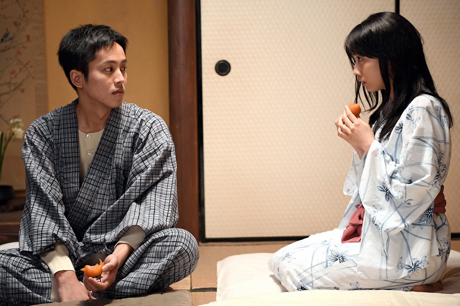 松坂桃李、松本穂香／「この世界の片隅に」（C）TBS