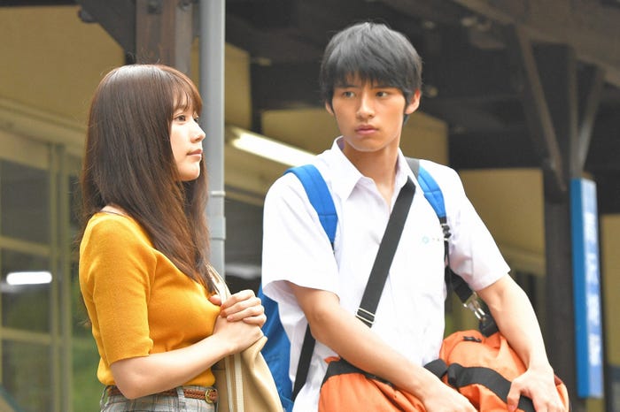 有村架純、岡田健史/「中学聖日記」第3話より(C)TBS