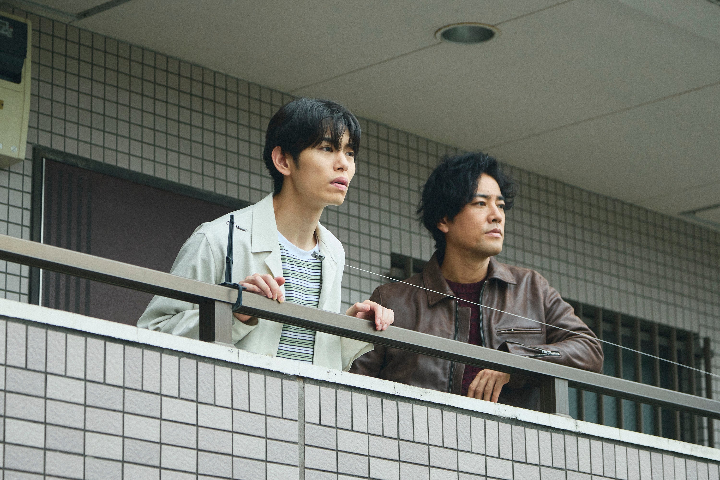 影山拓也、桐谷健太「Qrosの女」第2話（C）「Qrosの女」製作委員会