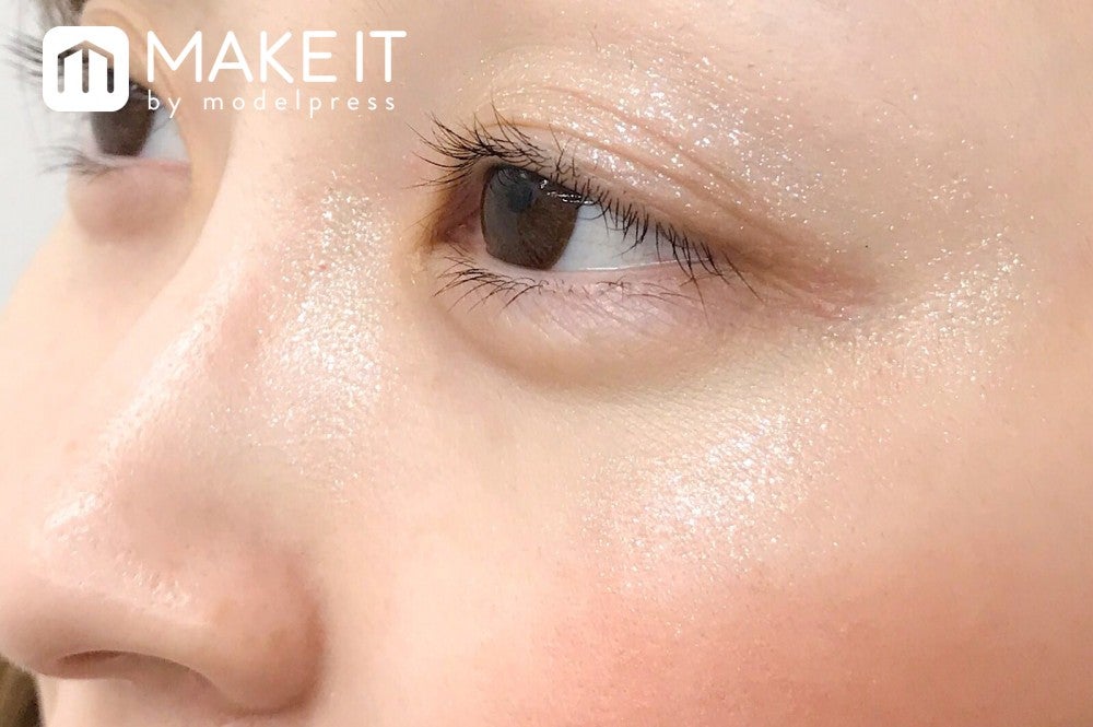 ストーンブロッサムグロージェル 01：ハイライトに使用 (C)メイクイット