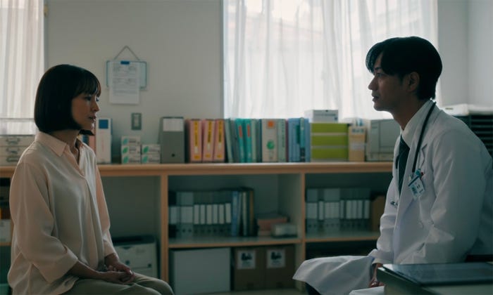 国仲涼子、竹財輝之助「3年C組は不倫してます。」第8話(C)日本テレビ