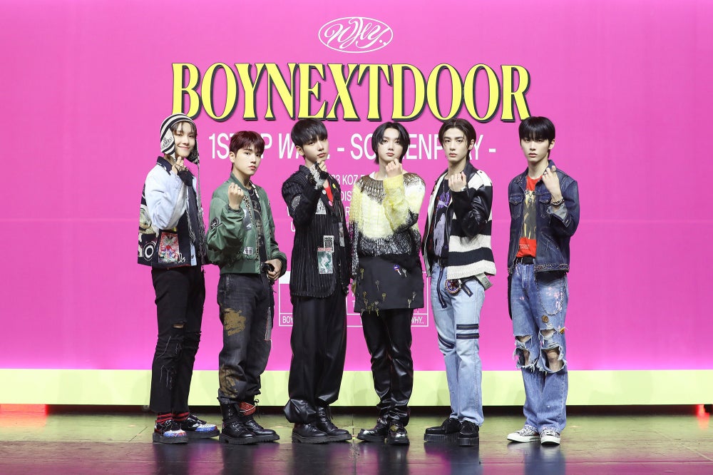 WOONHAK、RIWOO、JAEHYUN、SUNGHO、LEEHAN、TAESAN（C）KOZ Entertainment. All Rights Reserved.