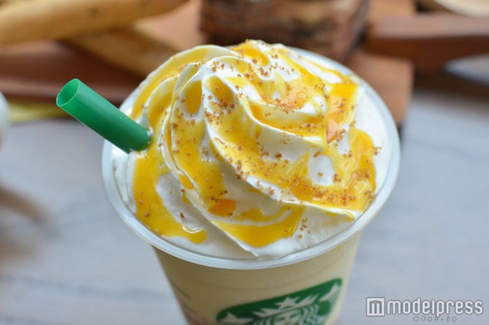 ゴールドカラーに胸キュン(C)モデルプレス