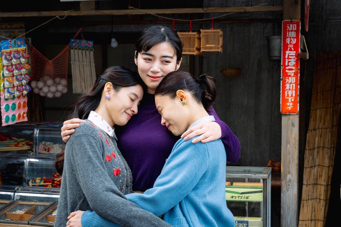 土屋太鳳、池田エライザ、杉咲花「海に眠るダイヤモンド」最終話(C)TBSスパークル/TBS