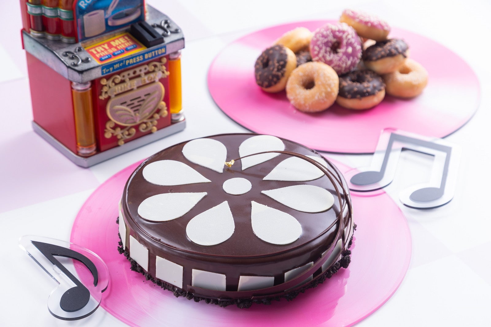 ストロベリースイーツビュッフェ 50sレトロ（提供画像）