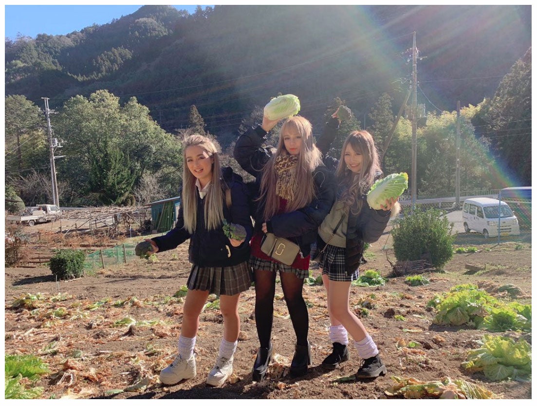 ギャルの「野菜とったど」写真がバズる「エモい」「インスタ映えより好き」