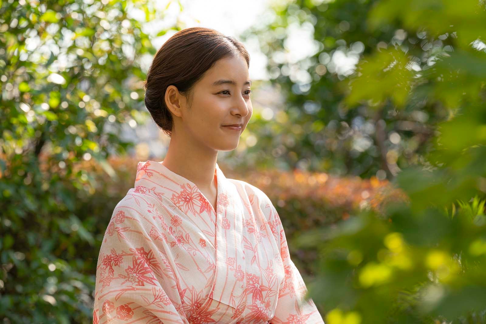 新木優子「単身花日」第7話より（C）テレビ朝日