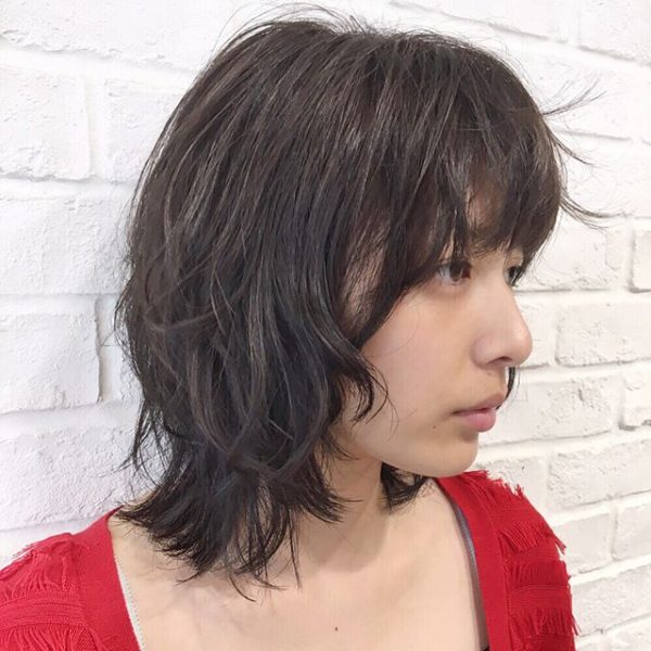 ウルフカットの簡単ヘアアレンジ スタイリングやセット方法を長さ別にご紹介 モデルプレス