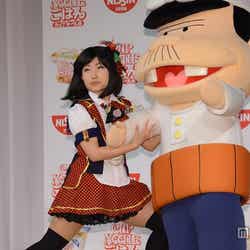 壇蜜のモノマネでバカボンのパパを誘惑するキンタロー。