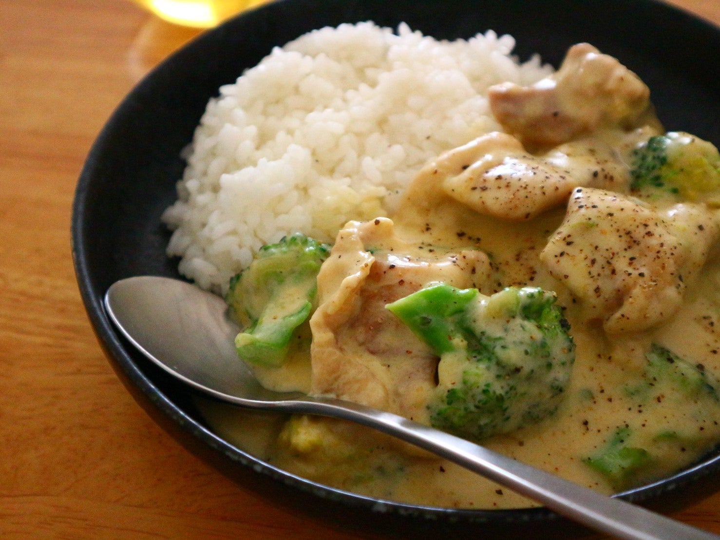 「チキンとブロッコリーの豆乳煮込み」／ちゃんまつ食堂より