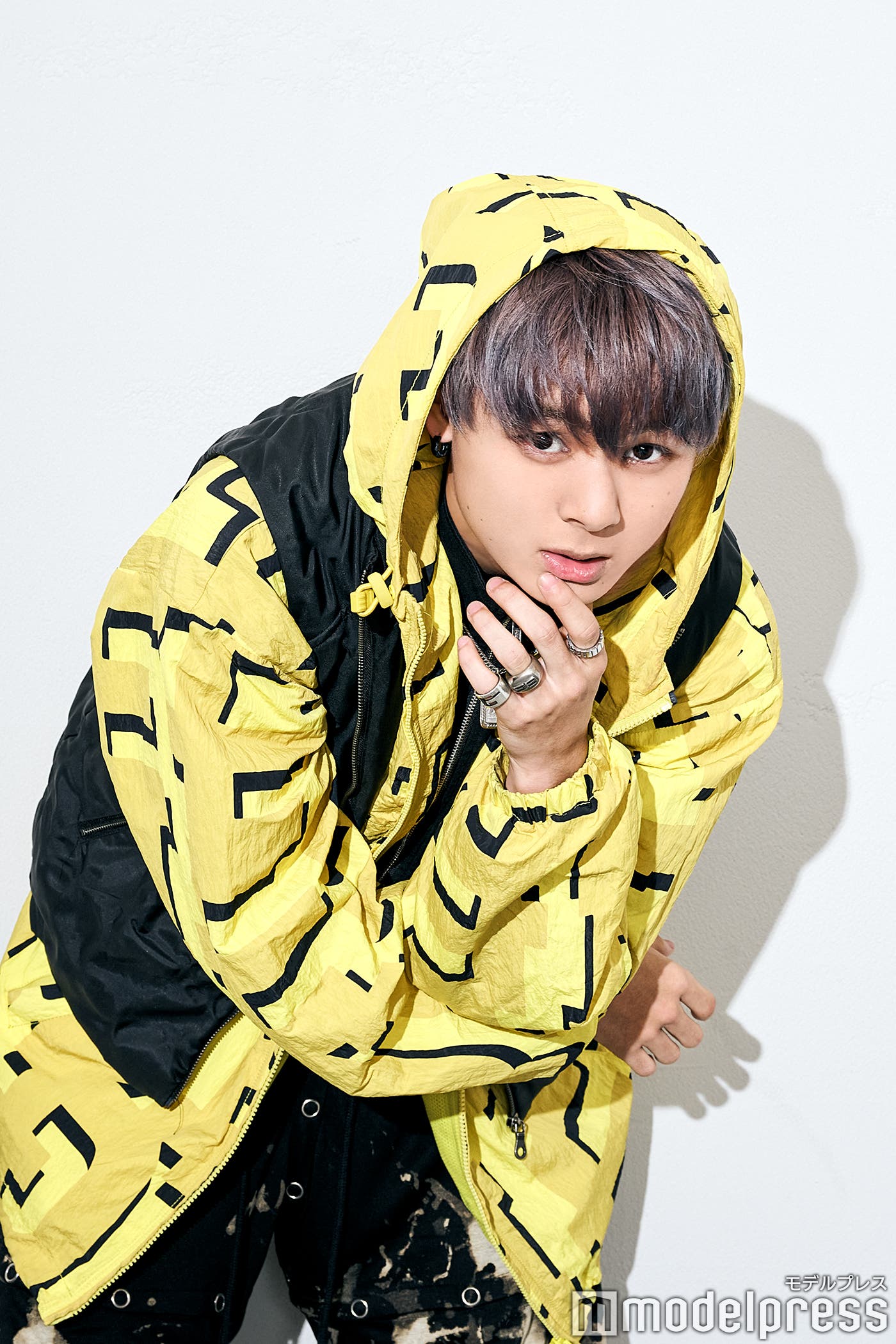 岡尾琥珀(C)モデルプレス