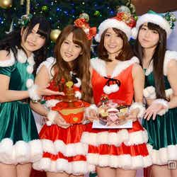 (左から)横山由依、高橋みなみ、大島優子、峯岸みなみ