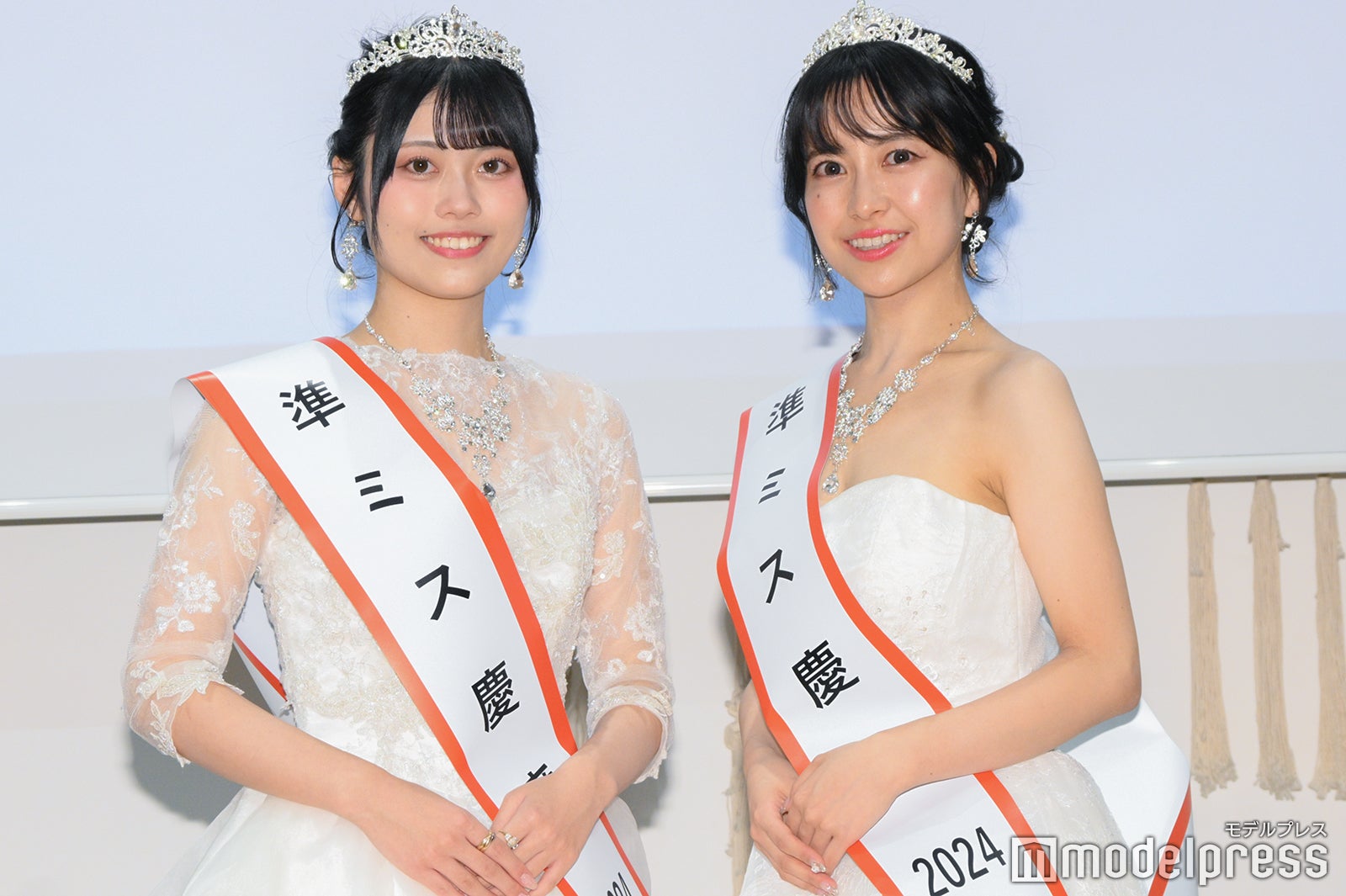 堤彩乃さん、土川満里奈さん「ミス慶應2024」準グランプリ（C）モデルプレス