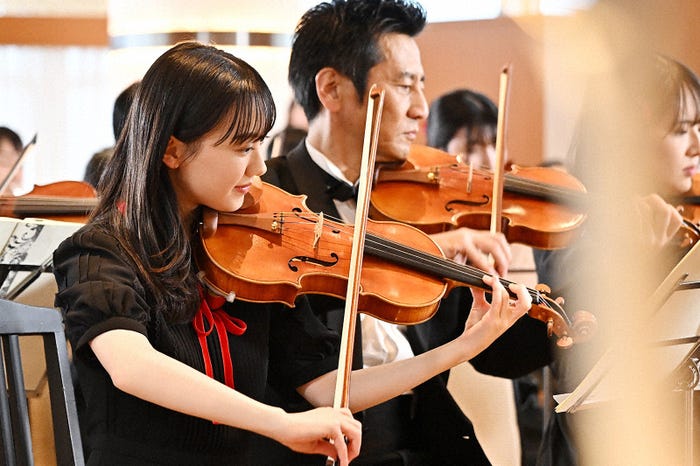 芦田愛菜、津田寛治「さよならマエストロ~父と私のアパッシオナート~」最終話より(C)TBS