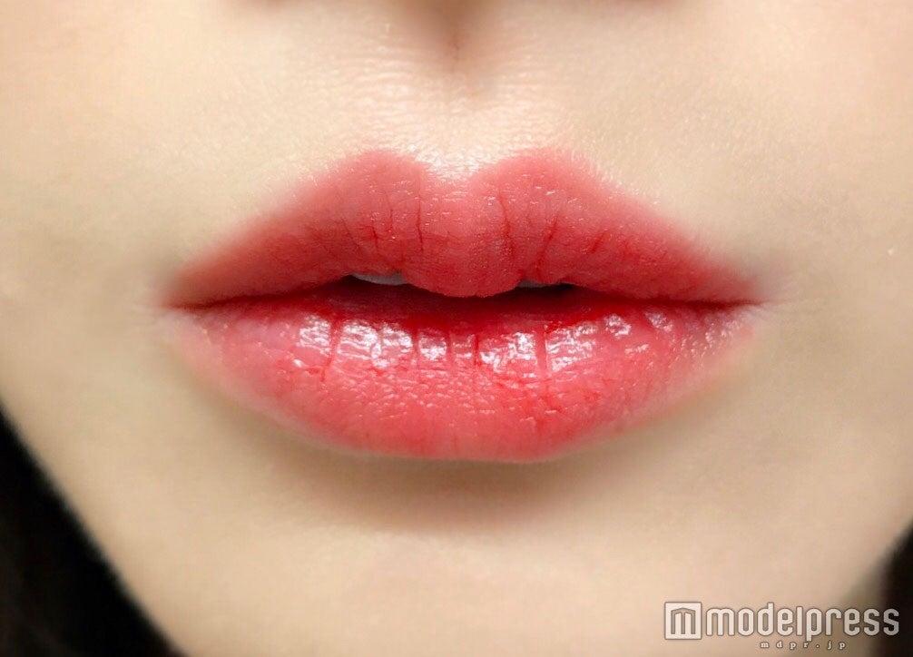 じゅわっとしたヘルシーな血色感／写真：Risa（C）モデルプレス