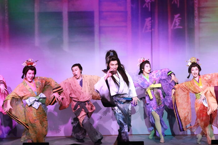 (中央)福士蒼汰/『髑髏城の七人』の“Season月”<上弦の月>より(提供写真)