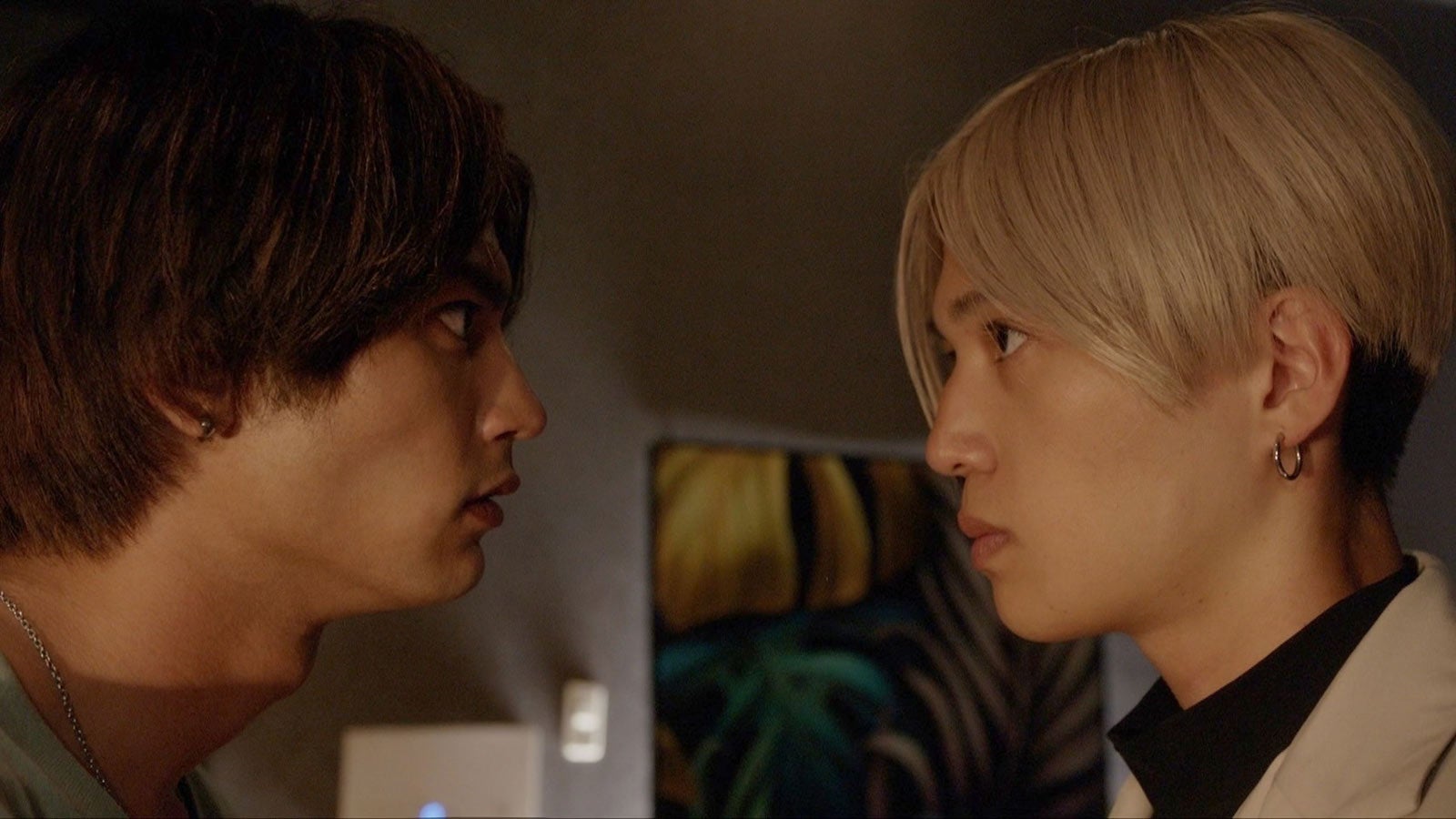 板垣瑞生＆FANTASTICS八木勇征、直接対決で感情むき出し　恋愛リアリティーショーの隠された事実発覚＜ばかやろうのキス＞