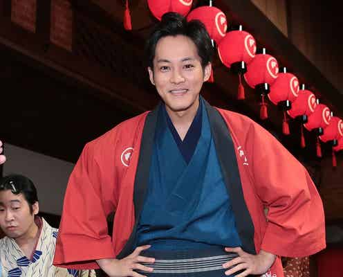 松坂桃李、29歳バースデーで意気込み新たに 特製ケーキに笑顔<わろてんか>