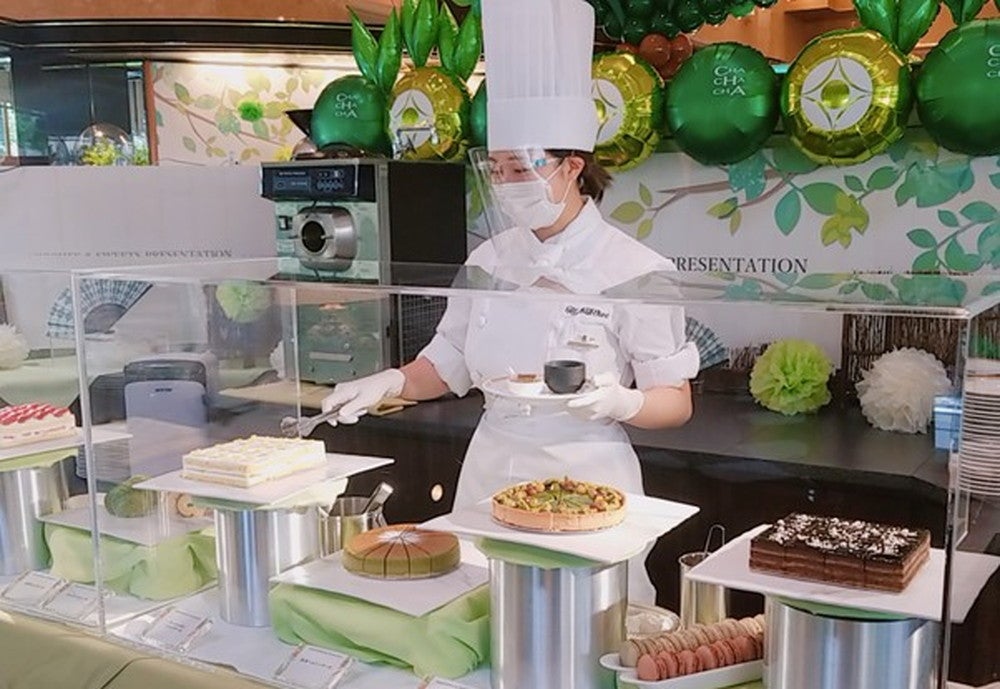 サンドウィッチ＆スイーツプレゼンテーション～ホテルでCHA茶CHA～／画像提供：ニュー・オータニ