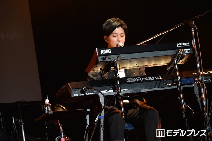 sumika、休養中・小川貴之は「快方に向かっている状況」年内ライブは2人で出演へ