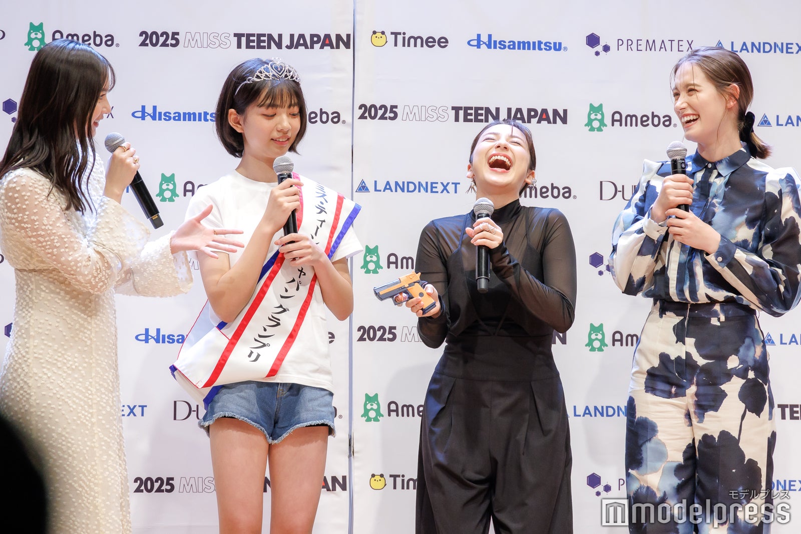 新川優愛、増田有沙、平祐奈、トラウデン直美（C）モデルプレス
