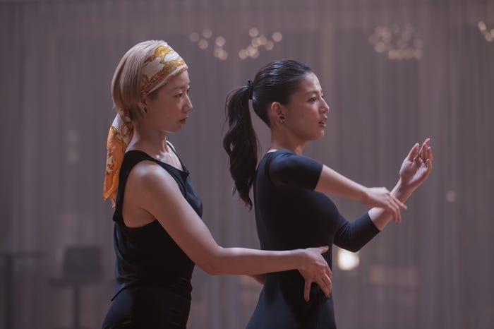 土居志央梨、石井杏奈/Netflix映画『10DANCE』2025年12月18日(木)よりNetflixにて世界独占配信