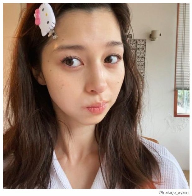 中条あやみ、オフショット公開「すっぴん？」「可愛すぎ」と話題