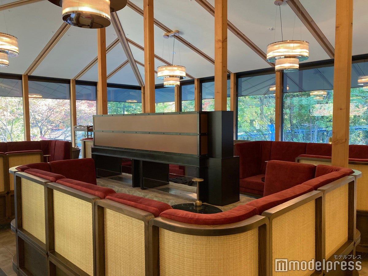宿泊者が自由に利用できる「ふふ ラウンジ」（C）モデルプレス