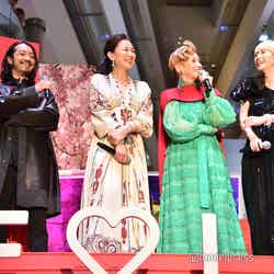 （左から）蜷川実花監督、金子ノブアキ、板谷由夏、夏木マリ、中谷美紀（C）モデルプレス