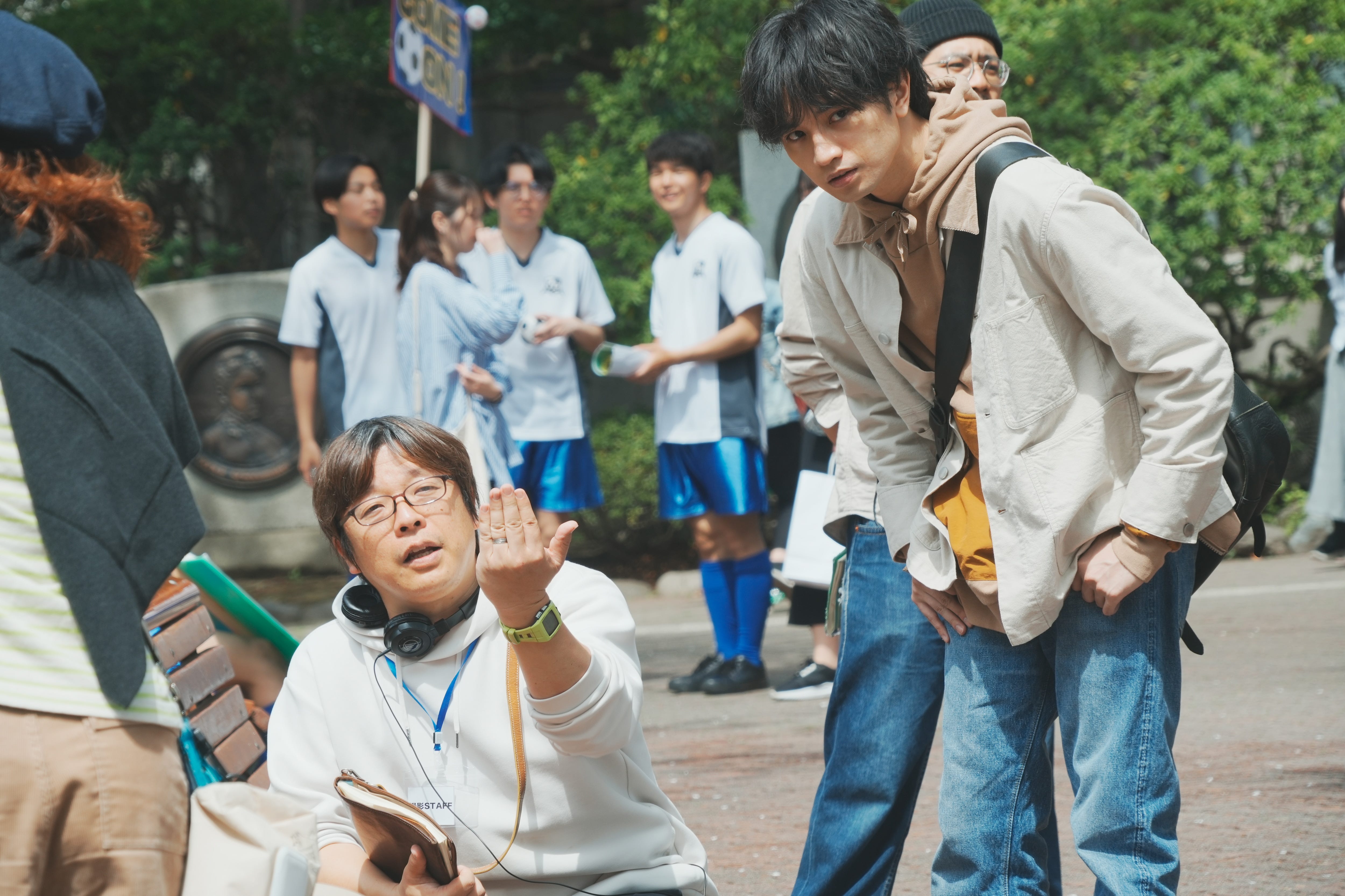 監督の演出を受ける中島さん（右）と三木監督（左）